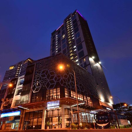 Mercure Selangor Selayang Batu-grotten Buitenkant foto