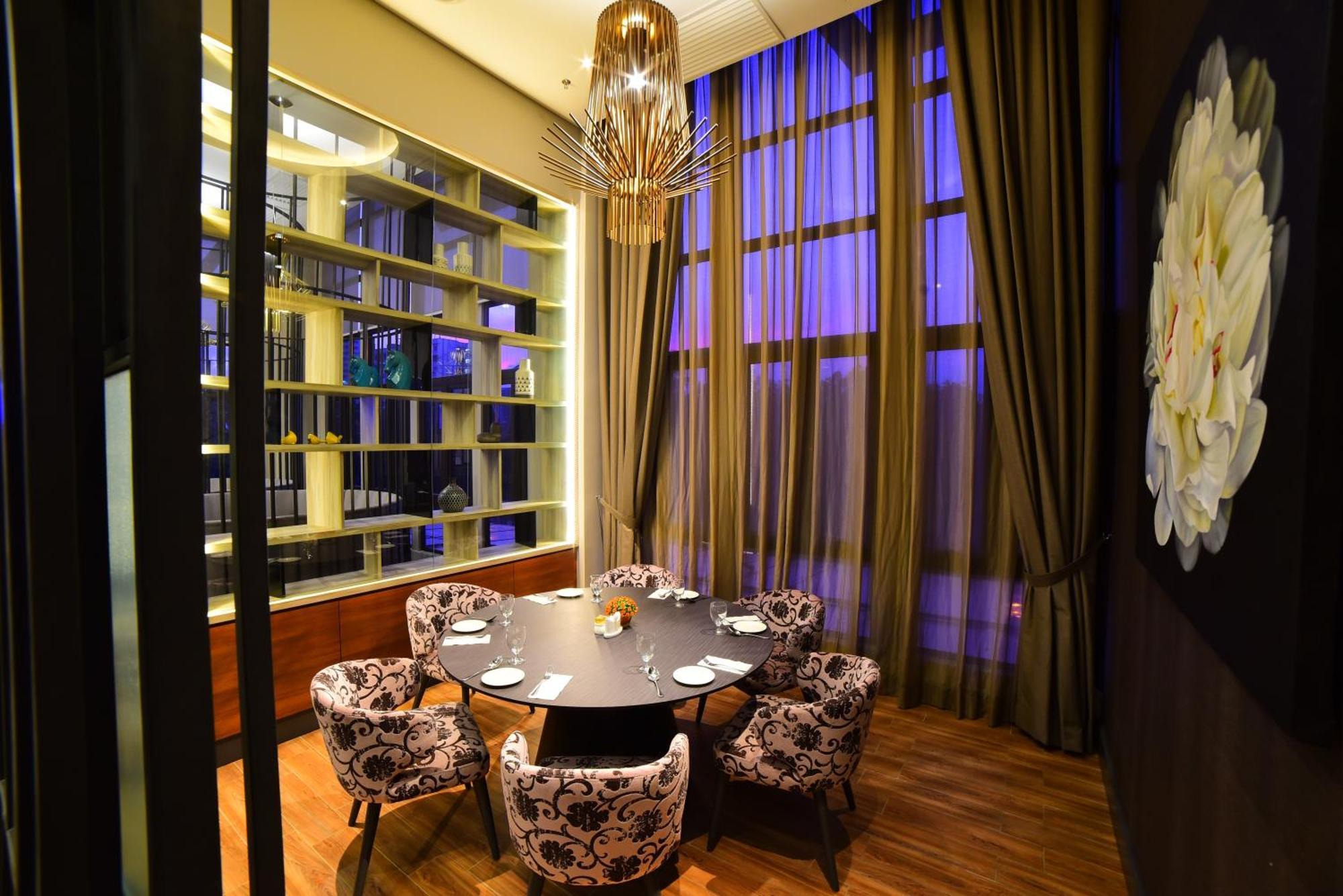 Mercure Selangor Selayang Batu-grotten Buitenkant foto
