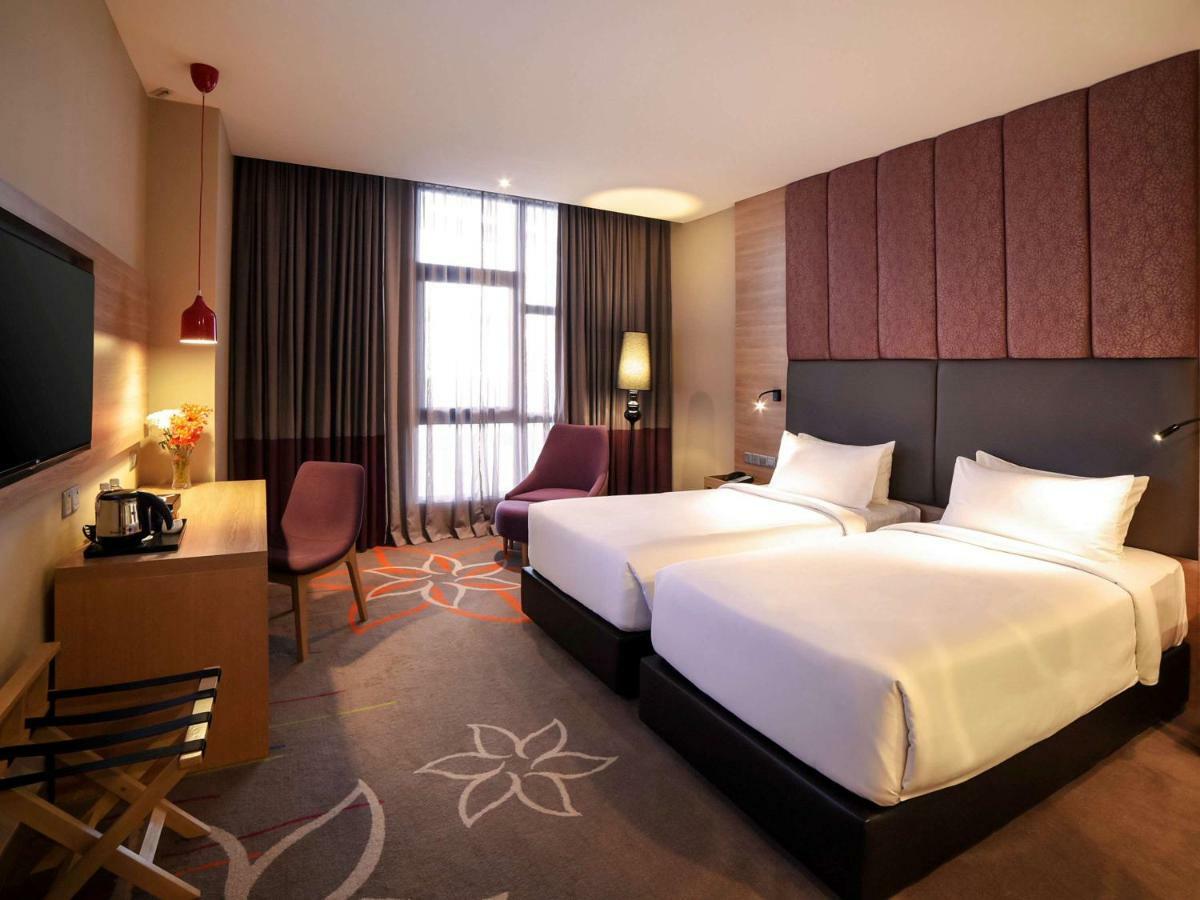 Mercure Selangor Selayang Batu-grotten Buitenkant foto