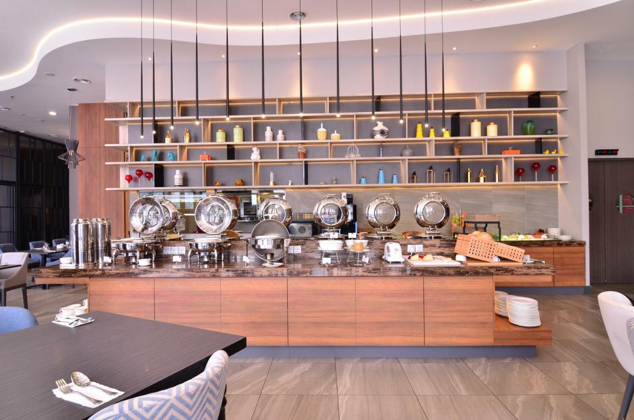 Mercure Selangor Selayang Batu-grotten Buitenkant foto