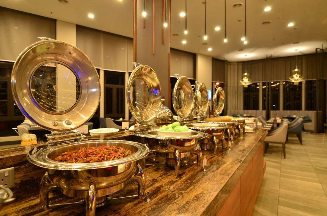 Mercure Selangor Selayang Batu-grotten Buitenkant foto