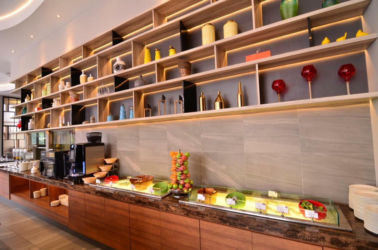 Mercure Selangor Selayang Batu-grotten Buitenkant foto