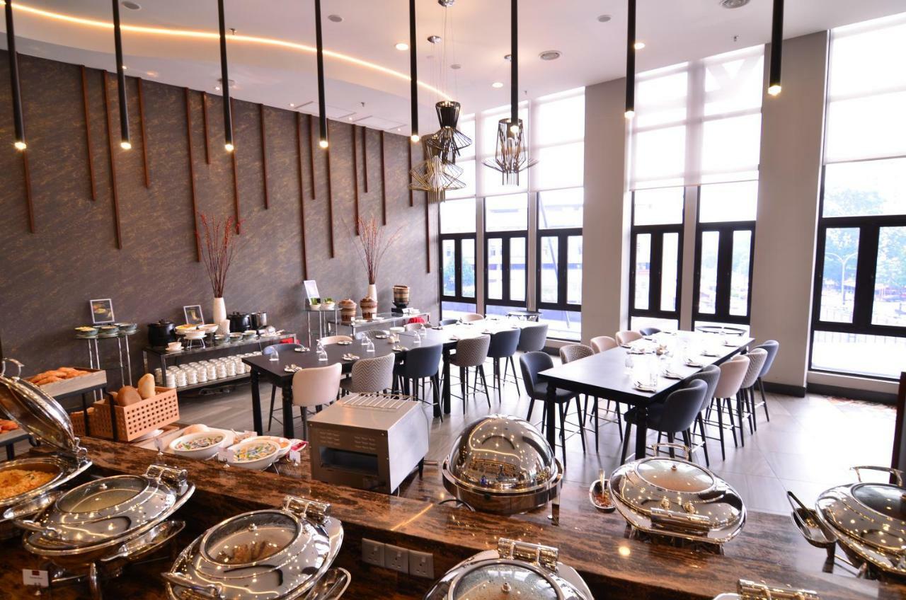 Mercure Selangor Selayang Batu-grotten Buitenkant foto